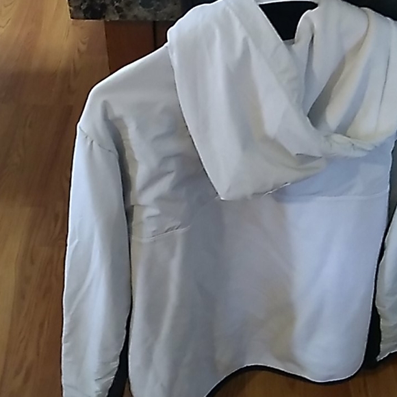 Hollister California - Picture 3 of 4